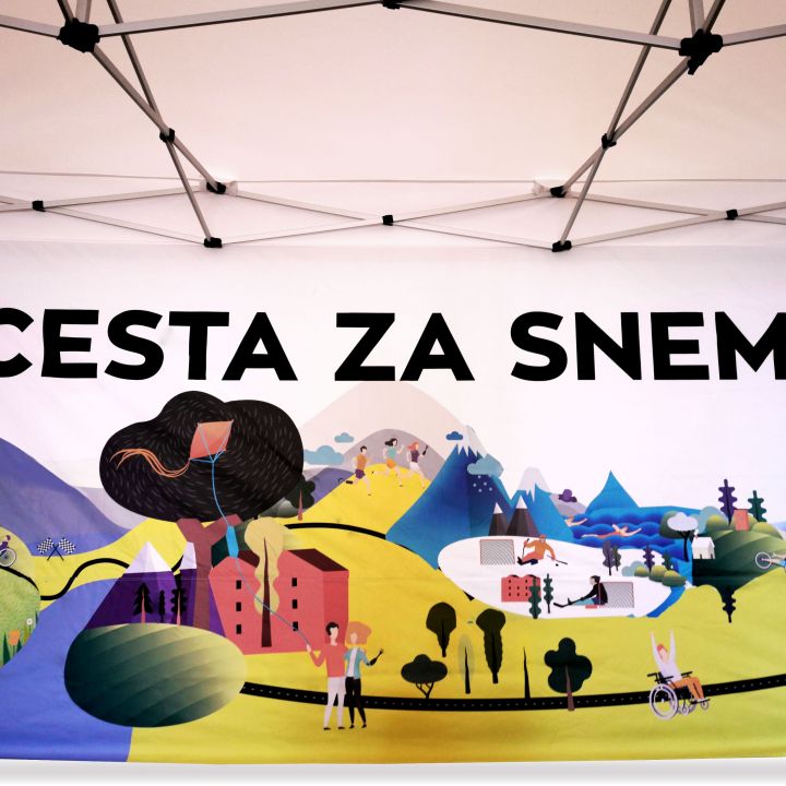 Nepremokavý skladací stan na letné akcie s kvalitnou plachtou
